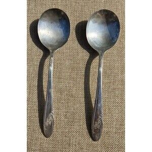 2 Vintage Oneida Community Tudor Queen Bess II Silver Plate 1946 Soup 7" Spoons